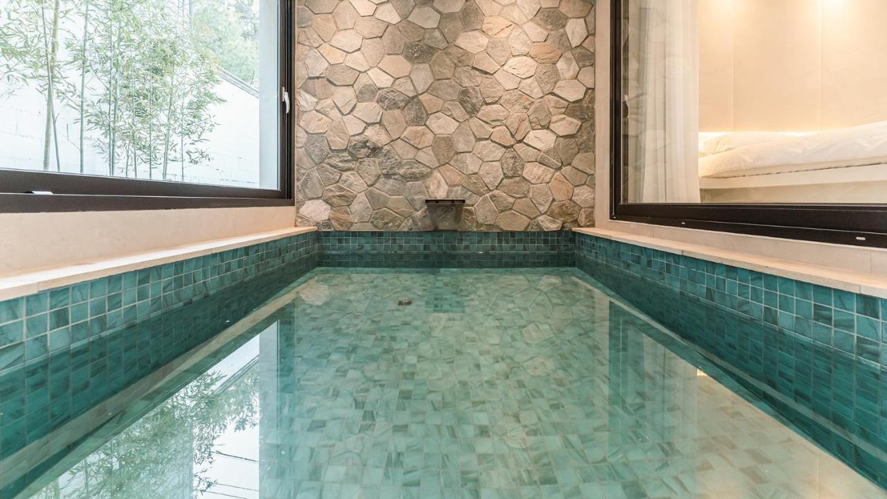 Albescent Poolvilla Кёнджу Экстерьер фото
