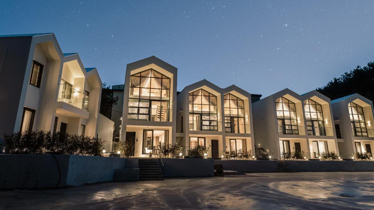 Albescent Poolvilla Кёнджу Экстерьер фото